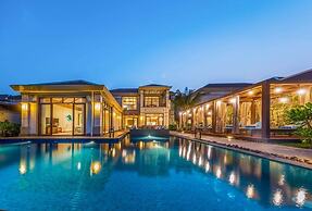 Luxe 5BR Villa: Beachfront Breakfast Pool