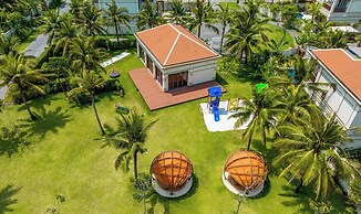 Luxe 5BR Villa: Beachfront Breakfast Pool