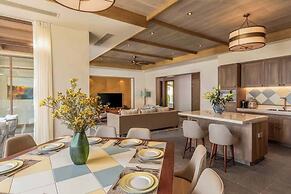 Luxe 5BR Villa: Beachfront Breakfast Pool