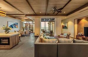 Luxe 5BR Villa: Beachfront Breakfast Pool