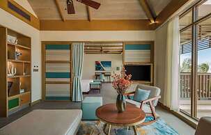 Luxe 5BR Villa: Beachfront Breakfast Pool