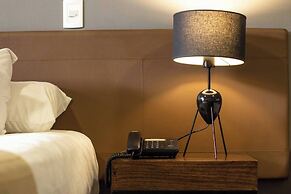 High End Spacious Studio in Soho T105