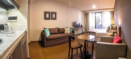 High End Spacious Studio in Soho T105