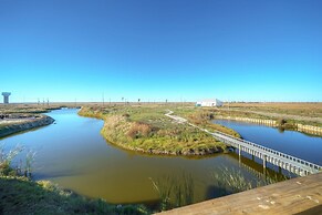 Cart-friendly Boardwalk to the Beach Private Pool Firepit Pond Views B