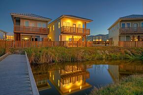Cart-friendly Boardwalk to the Beach Private Pool Firepit Pond Views B