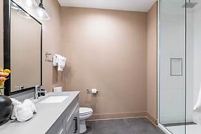 The Magnolia 2 by Avantstay Germantown Balcony