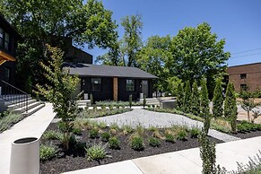 Minutes From Downtown Broadway The Nomad 4