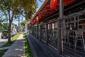 Minutes From Downtown Broadway The Nomad 4