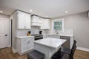 Minutes From Downtown Broadway The Nomad 4