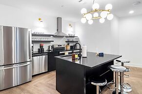 916 Main 12 Unit Buyout - 30bdrs Prvt Two Floors