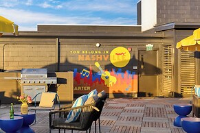 916 Main 12 Unit Buyout - 30bdrs Prvt Two Floors