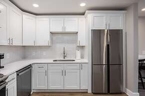 The Nomad 8BR Buyout 32 Guests in Hillsboro