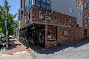 The Nomad 8BR Buyout 32 Guests in Hillsboro