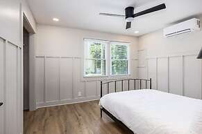 The Nomad 8BR Buyout 32 Guests in Hillsboro