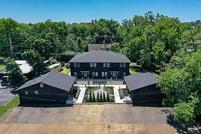 The Nomad 8BR Buyout 32 Guests in Hillsboro