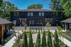 The Nomad 8BR Buyout 32 Guests in Hillsboro