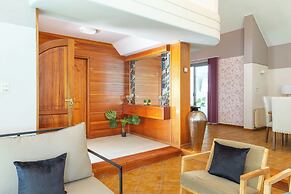 FLIPHAUS Wine Country Mansion 27pax