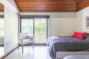 FLIPHAUS Wine Country Mansion 27pax