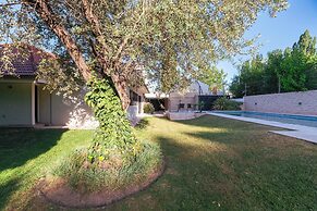 FLIPHAUS Wine Country Mansion 27pax