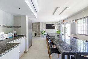 FLIPHAUS Wine Country Mansion 27pax