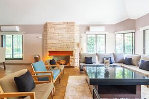 FLIPHAUS Wine Country Mansion 27pax