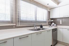 FLIPHAUS Wine Country Mansion 27pax