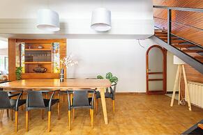 FLIPHAUS Wine Country Mansion 27pax