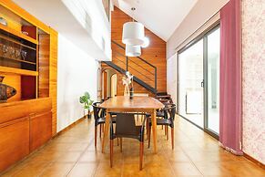 FLIPHAUS Wine Country Mansion 27pax