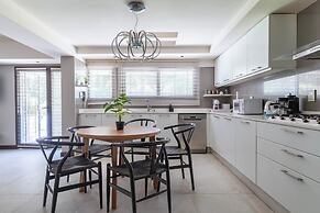 FLIPHAUS Wine Country Mansion 27pax