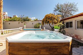 FLIPHAUS Wine Country Erlich 22 pax