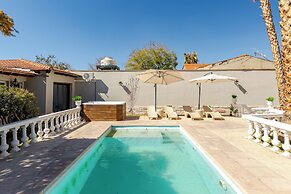 FLIPHAUS Wine Country Erlich 22 pax