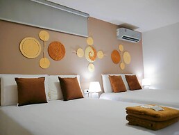Park View Hostel & Suites