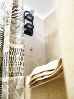 Park View Hostel & Suites
