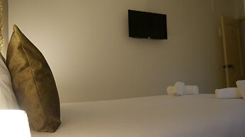 Park View Hostel & Suites