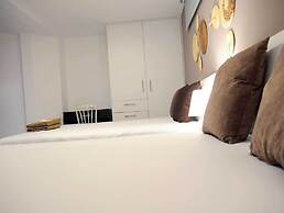 Park View Hostel & Suites