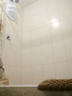 Park View Hostel & Suites