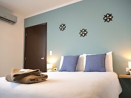 Park View Hostel & Suites