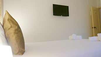 Park View Hostel & Suites