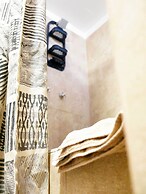 Park View Hostel & Suites