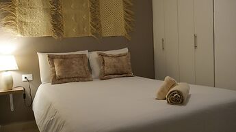 Park View Hostel & Suites