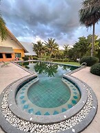 Petpumok Wangnamkhiao Hotel