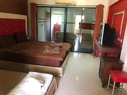 Petpumok Wangnamkhiao Hotel