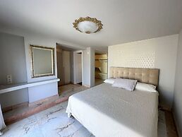 Glyfada 4BDR Penthouse Gia