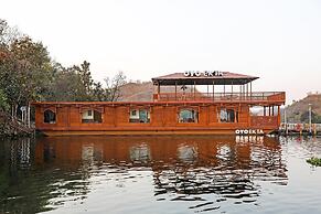 Ekta Houseboat Statue Of Unity Kevadia