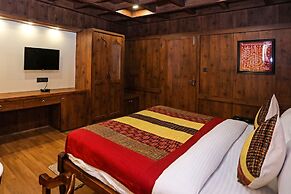 Ekta Houseboat Statue Of Unity Kevadia