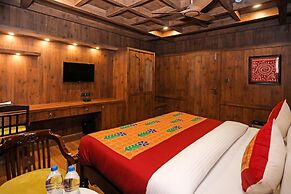 Ekta Houseboat Statue Of Unity Kevadia