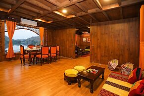 Ekta Houseboat Statue Of Unity Kevadia