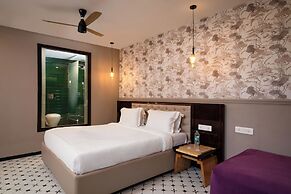 Goa Crescent Resort - A Hilltop Seaview Escape