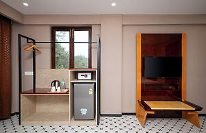 Goa Crescent Resort - A Hilltop Seaview Escape