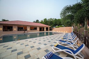 Goa Crescent Resort - A Hilltop Seaview Escape
